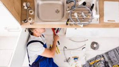 How might an emergency plumbing service help you avoid property damage?
