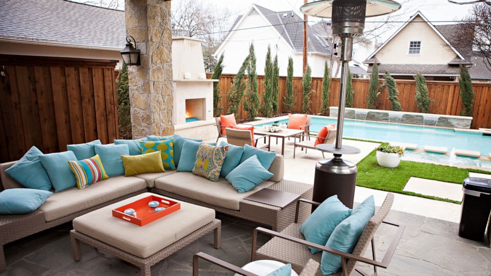 12 Tips For Decorating Your Swimming Pool Area